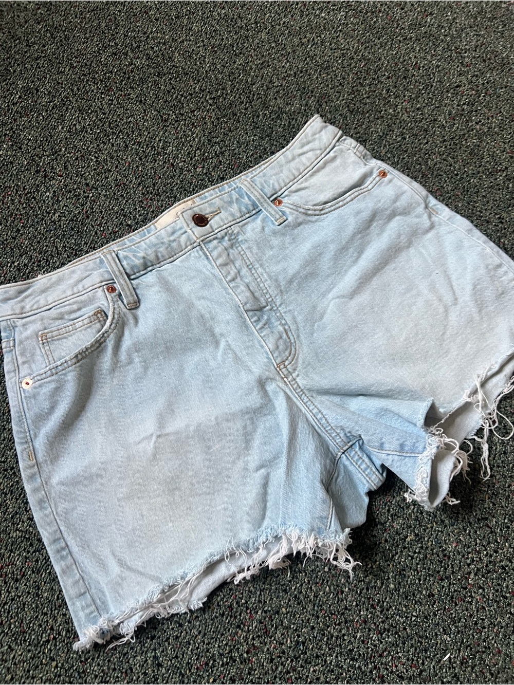TARGET 99% Cotton Light Wash Vintage Midi Denim Distress Shorts 10/30R Size M-L
